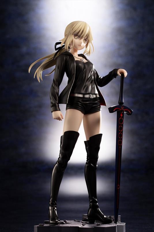 Fate/Grand Order: Saber Alter Casual Ver. 1/7 Scale Figurine