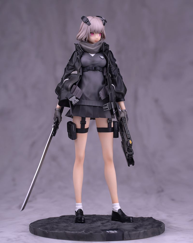 A-Z: [B] 1/7 Scale Figurine