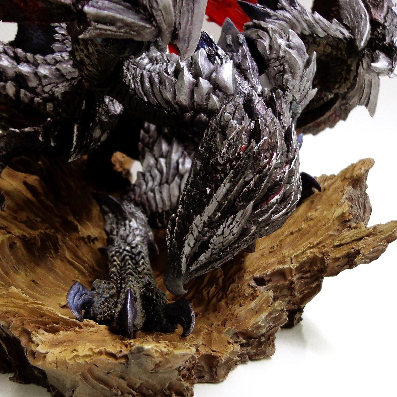 Monster Hunter: Valstrax [Enraged] Builder Creator's Model Figurine
