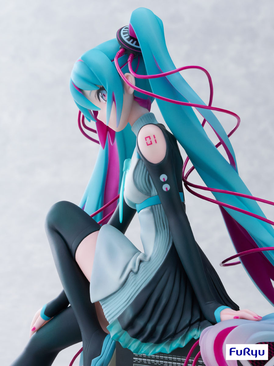Vocaloid: Hatsune Miku X MTV 1/7 Scale Figurine