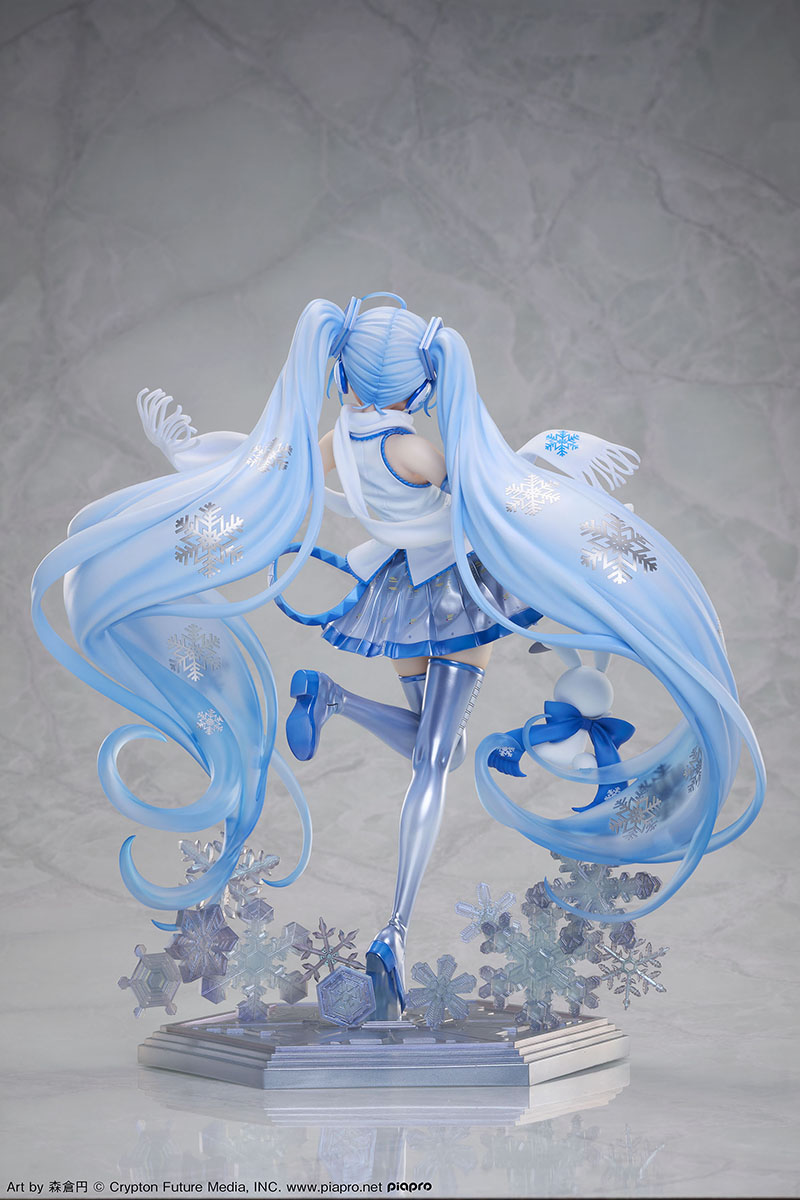 Vocaloid: Snow Miku Sky Town 10th Anniversary 1/7 Scale Figurine