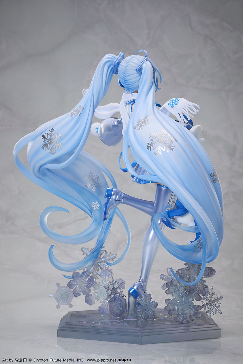 Vocaloid: Snow Miku Sky Town 10th Anniversary 1/7 Scale Figurine
