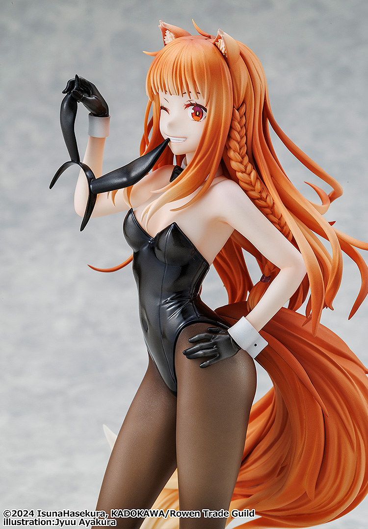 Spice and Wolf: Holo Light Novel Bunny Ver. 1/7 Scale Figurine