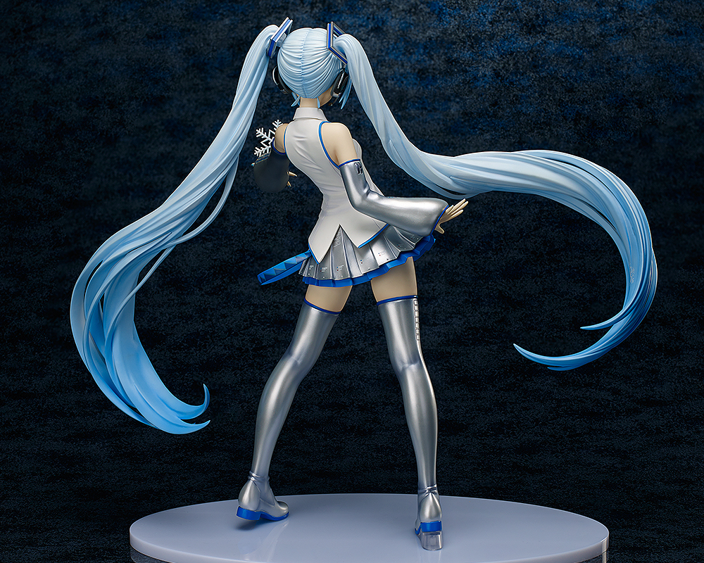 Vocaloid: Snow Miku 1/4 Scale Figurine