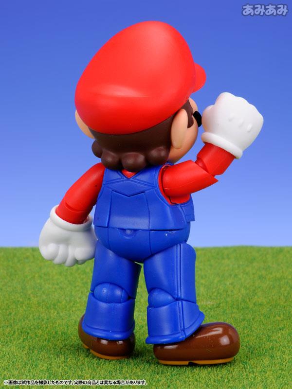 Super Mario Bros: Mario S.H. Figuarts Action Figure