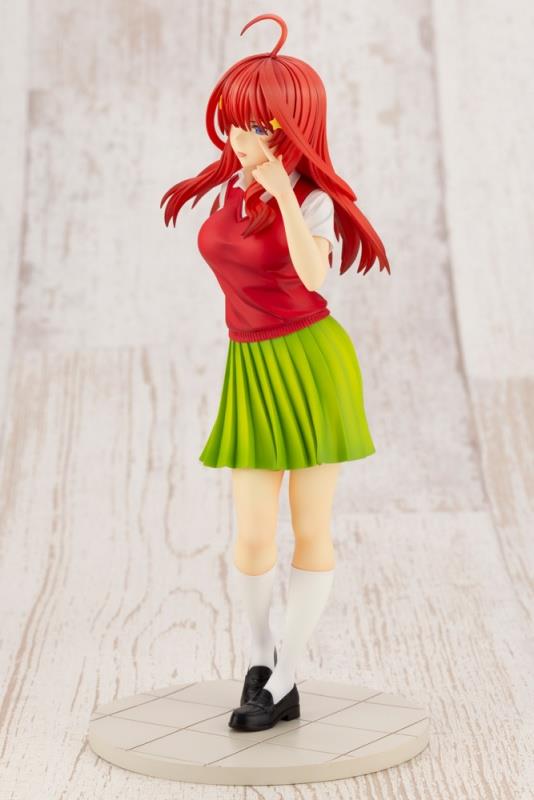 Quintessential Quintuplets: Itsuki 1/8 Scale Figurine