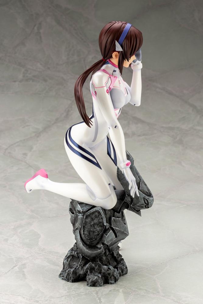 Evangelion: Makinami Mari Illustrious White Plugsuit Ver. 1/6 Scale Figurine