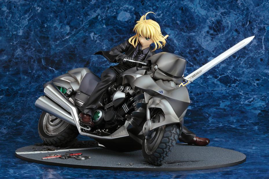 Fate/Zero: Saber & Saber Motored Cuirassier 1/8 Scale Figure