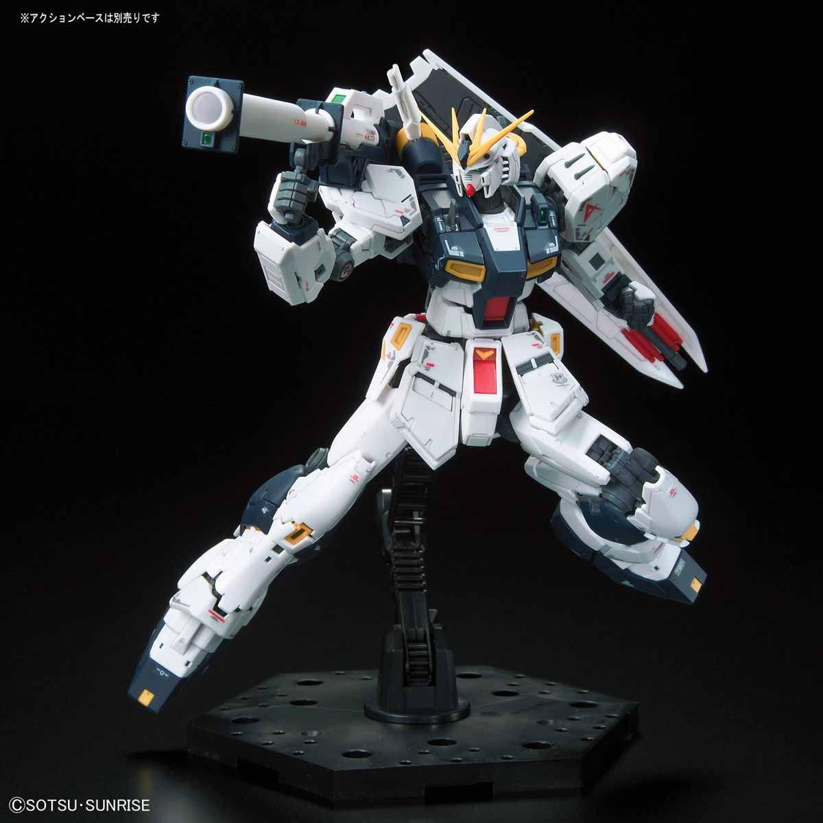 Gundam: v Gundam RG Model