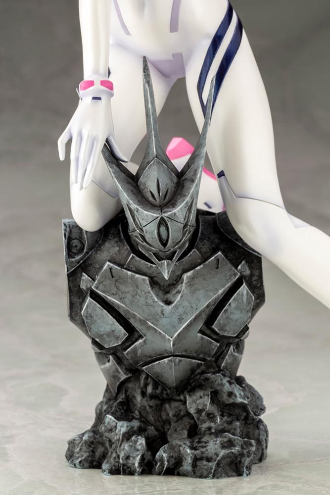 Evangelion: Makinami Mari Illustrious White Plugsuit Ver. 1/6 Scale Figurine