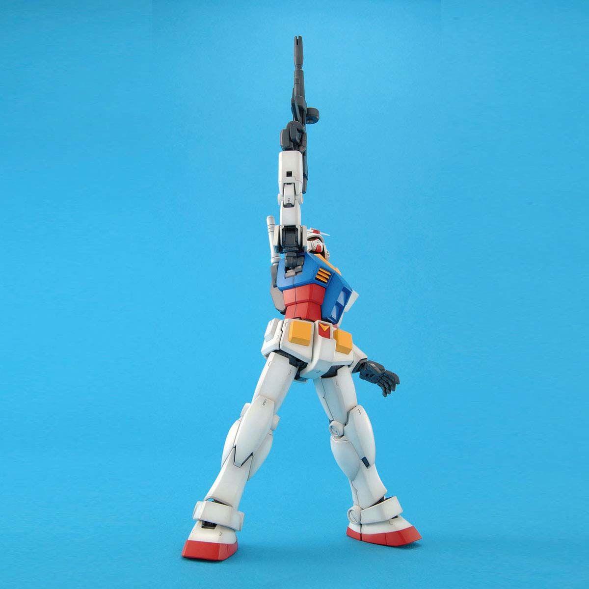 Gundam: RX-78-2 Gundam Ver. 2.0 MG Model