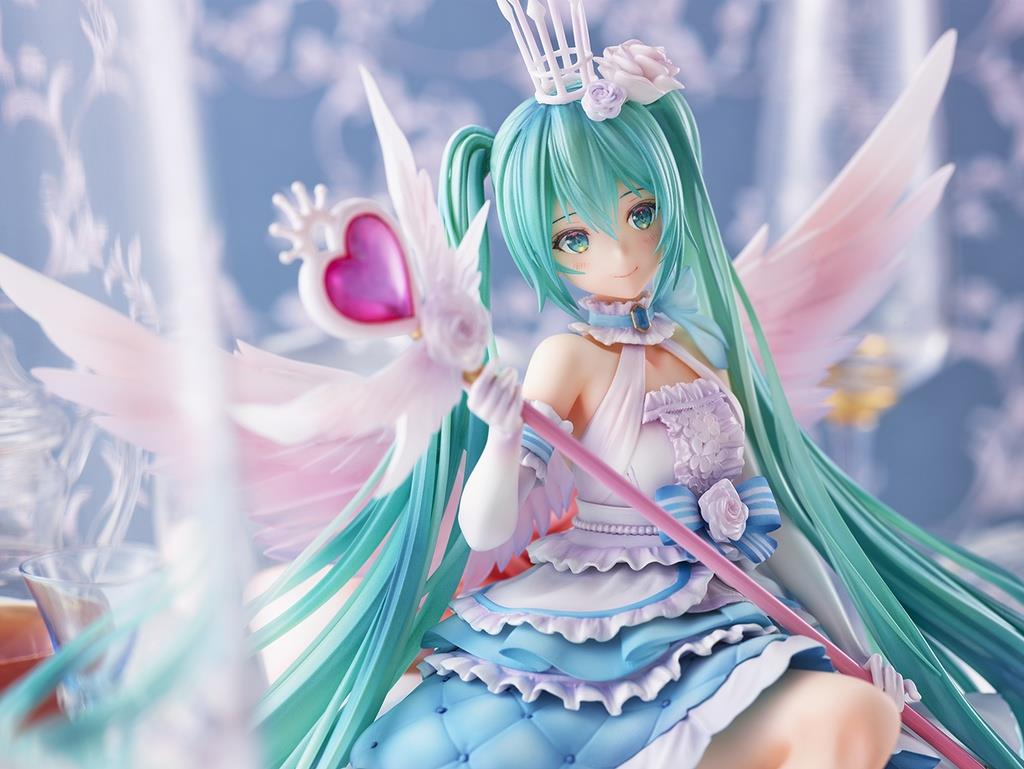 Vocaloid: Hatsune Miku Sweet Angel Ver. 1/7 Scale Figurine
