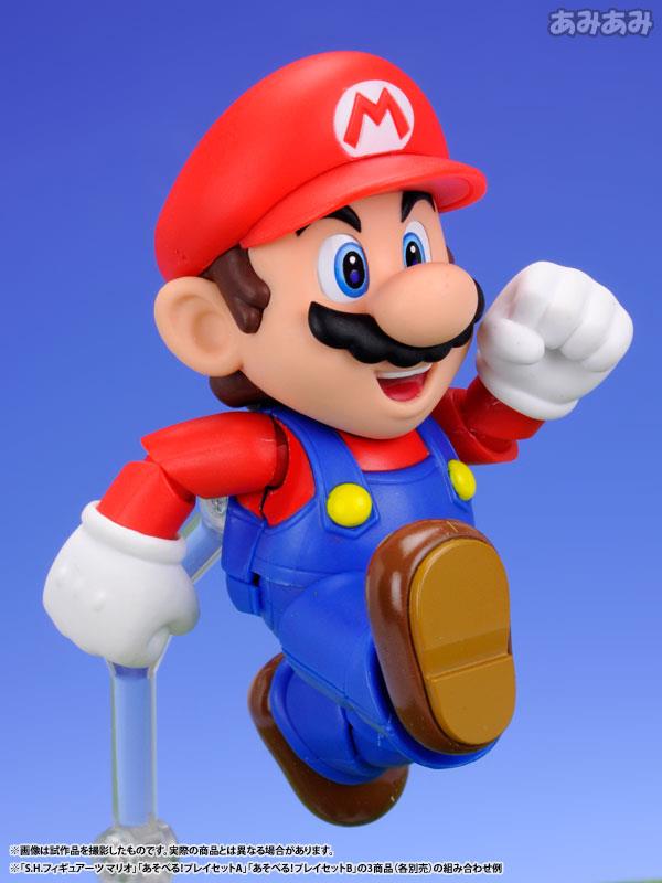 Super Mario Bros: Mario S.H. Figuarts Action Figure