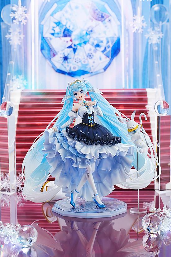 Vocaloid: Snow Princess Miku 1/7 Scale Figurine